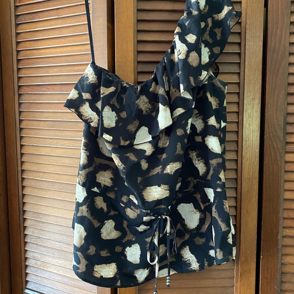 ⚡️NWOT NY&Co ruffle animal print tank